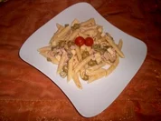 Mediterraner Nudelsalat mit Oliven und Käse - Rezept