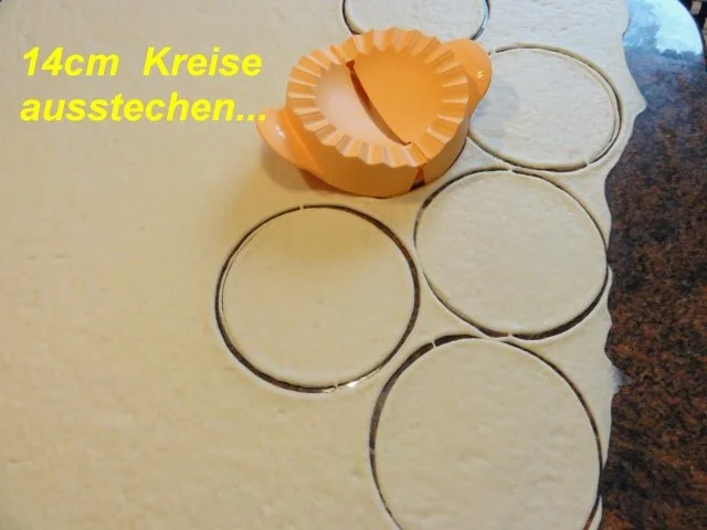 Rezept: Hefe: ZWETSCHGEN - TASCHEN Bild Nr. 3 Hefe: ZWETSCHGEN - TASCHEN - Rezept - Bild Nr. 3