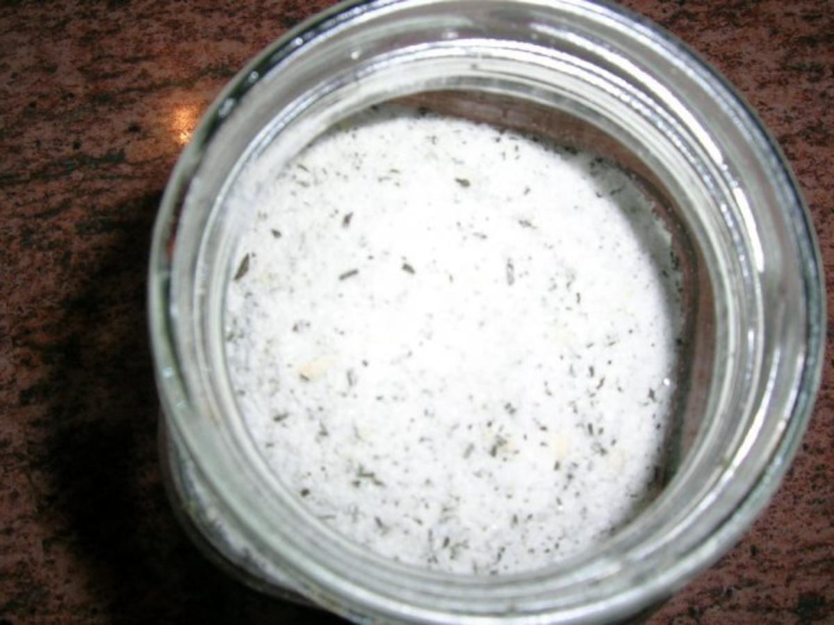 Italienisches Rosmarin-Salz (dieses Salz verleiht allen mediterranen Gerichten den letzten - Rezept