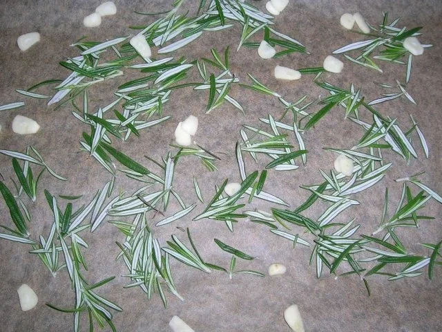 Italienisches Rosmarin-Salz (dieses Salz verleiht allen mediterranen Gerichten den letzten - Rezept - Bild Nr. 4