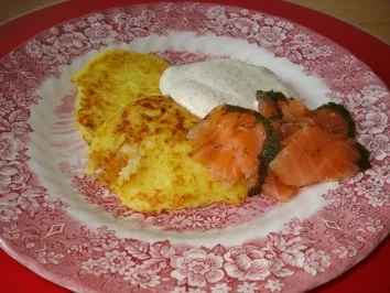 Räucherlachs mit Kartoffelpuffer - Rezept