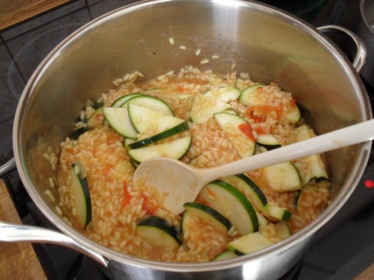 Risotto mit Zucchini und Tomaten - Rezept - kochbar.de