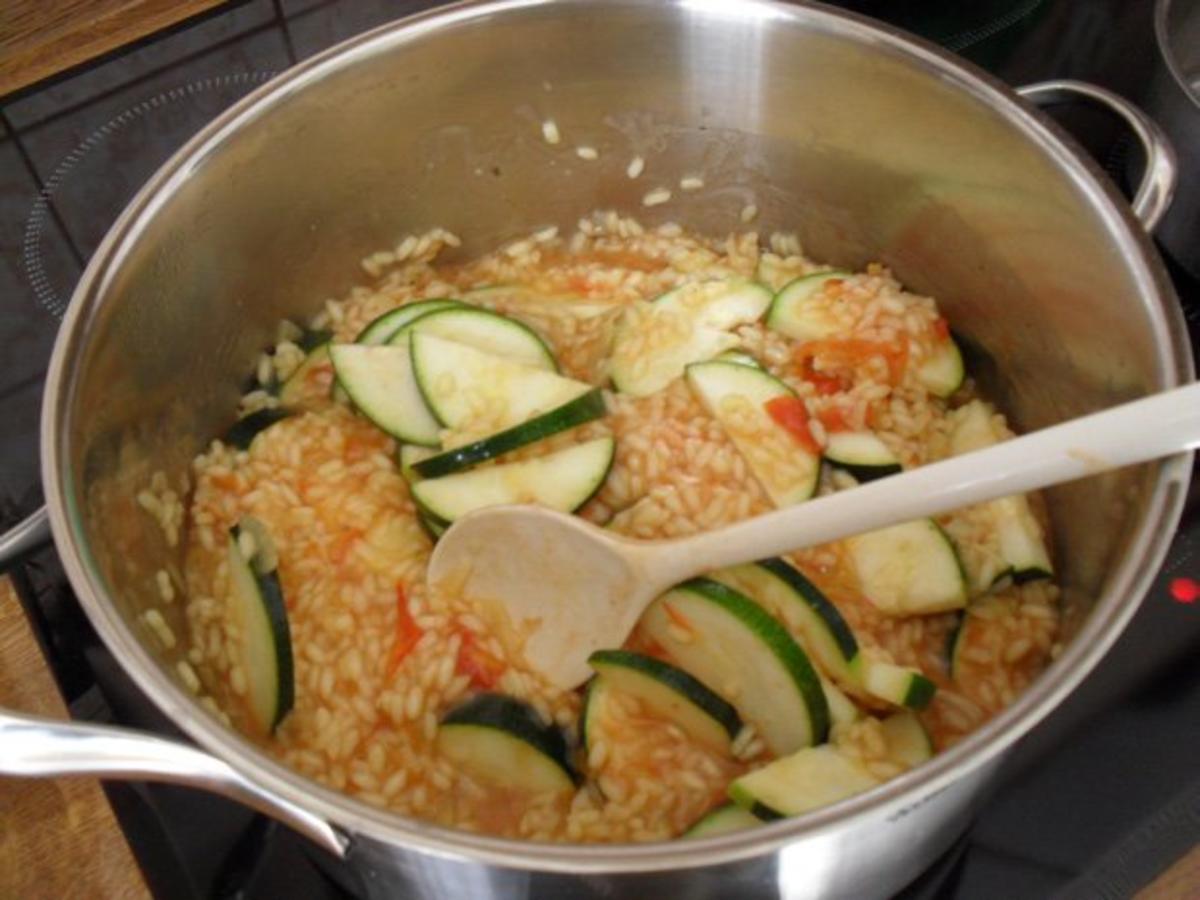 Risotto mit Zucchini und Tomaten - Rezept - kochbar.de