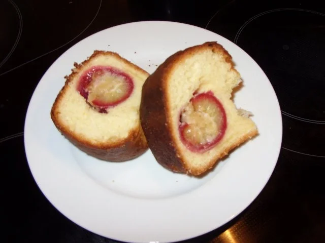 G: Rohrnudeln mit Marzipanzwetschgen - Rezept