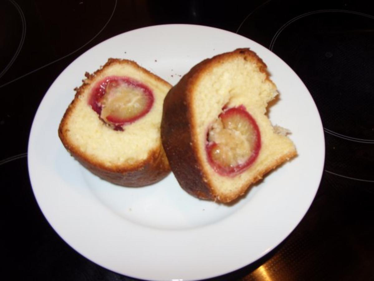 G: Rohrnudeln mit Marzipanzwetschgen - Rezept - kochbar.de
