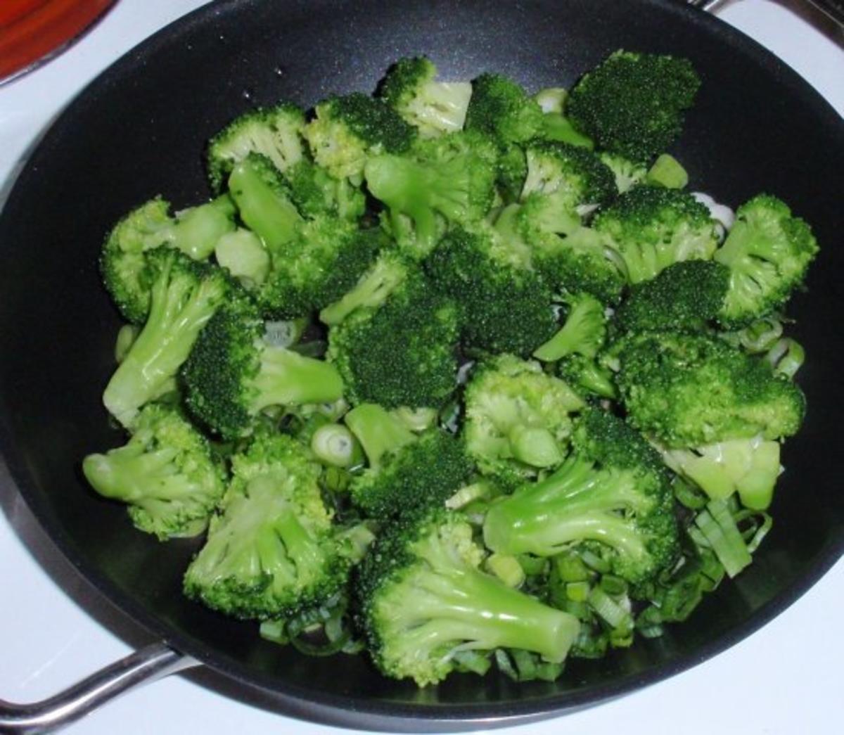 Broccoli-Räucherlachs-Pasta - Rezept - Bild Nr. 4