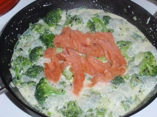 Rezept: Broccoli-Räucherlachs-Pasta Bild Nr. 6 Broccoli-Räucherlachs-Pasta - Rezept - Bild Nr. 6