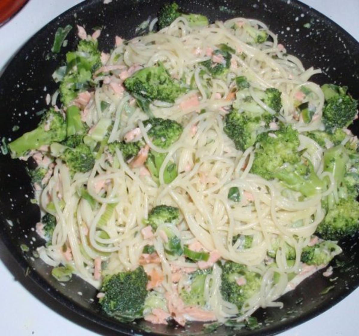 Broccoli-Räucherlachs-Pasta - Rezept - Bild Nr. 8