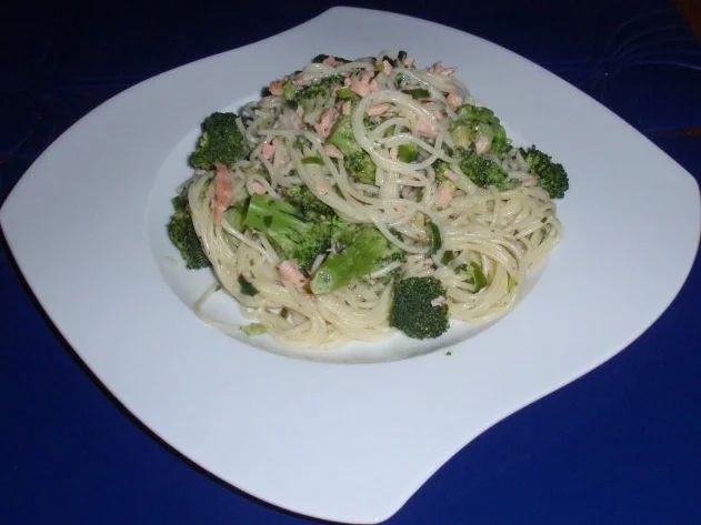 Rezept: Broccoli-Räucherlachs-Pasta Bild Nr. 9 Broccoli-Räucherlachs-Pasta - Rezept - Bild Nr. 9