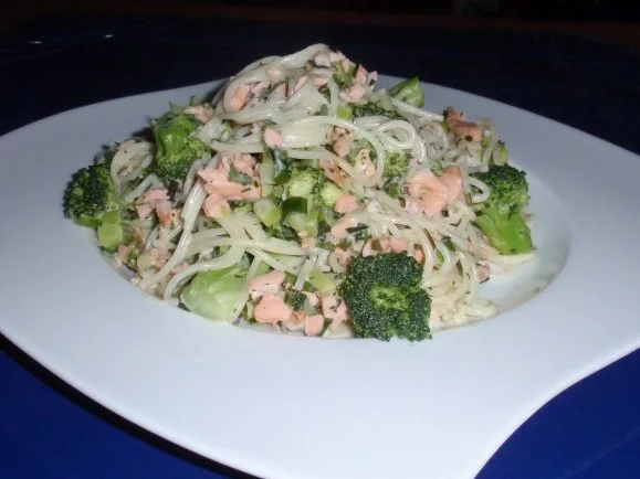 Rezept: Broccoli-Räucherlachs-Pasta Bild Nr. 10 Broccoli-Räucherlachs-Pasta - Rezept - Bild Nr. 10