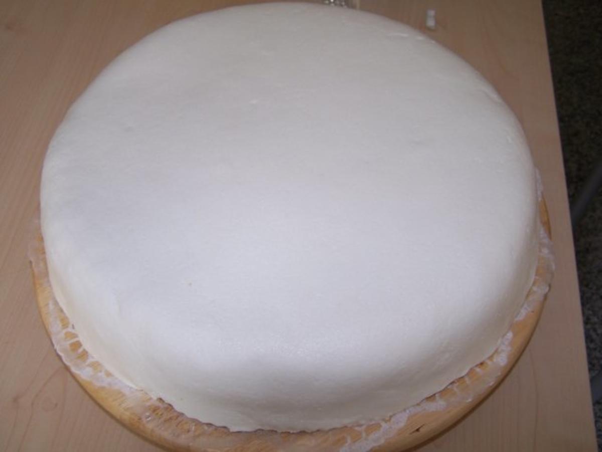 Torte Zur Taufe Meines Patenkindes Rezept Kochbar De