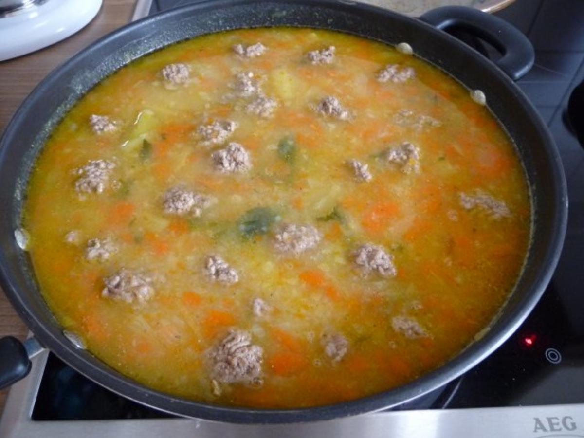 Suppen & EIntöpfe : Kartoffelsuppe mit Hackbällchen - Rezept