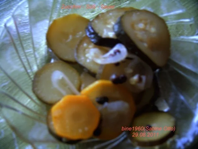 ZUCCHINI  -  SÜß  -  SAUER - Rezept