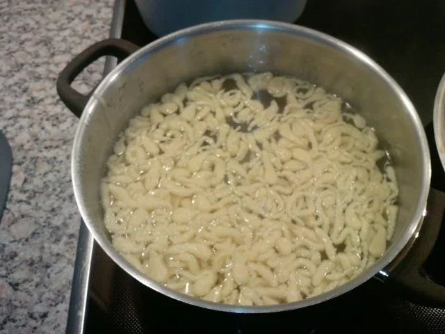 selbstgemachte Spätzle mit Brennesselsauce - Rezept - Bild Nr. 6