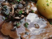 Rinderschmorbraten mit Bierbalsamicosoße an Champignons und Kartoffeln - Rezept
