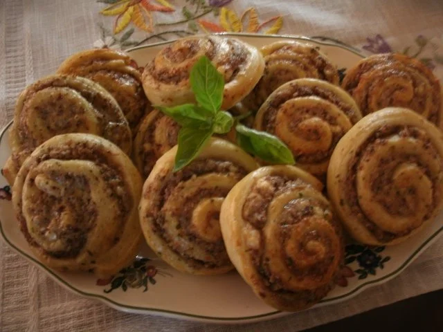 Olivenschnecken mit Feta und Basilikum - Rezept