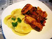 Putensteaks mit mediterranem Gemüse ... - Rezept