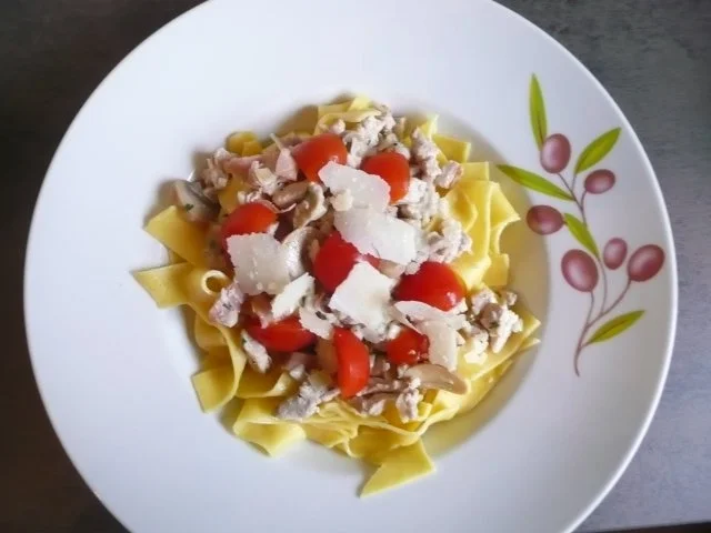 Rezept: Sahnesauce zu Spaghetti oder Bandnudeln Sahnesauce zu Spaghetti oder Bandnudeln - Rezept