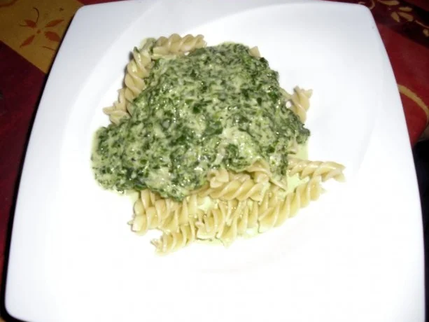 Nudeln mit Gorgonzola-Spinatsauce - Rezept