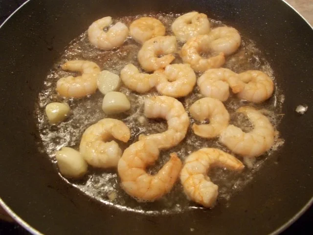 Gebratene Garnelen schlafen im Salatbett  !!!!!! - Rezept - Bild Nr. 2