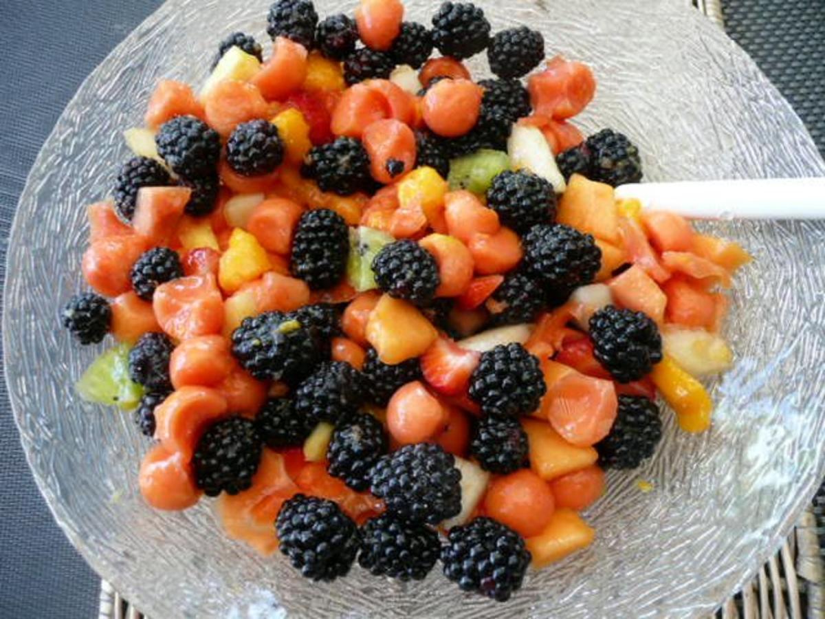 DESSERT / Glasfood 19:Melonensalat mit Johannisbeeren &amp; Brombeeren ...