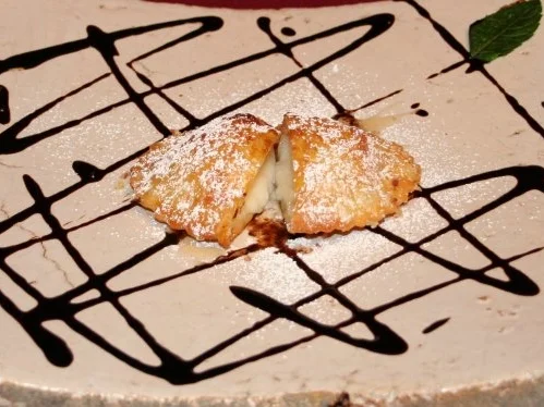 Frittierter Pecorinokäse im Teigmantel mit Akazienhonig - Rezept