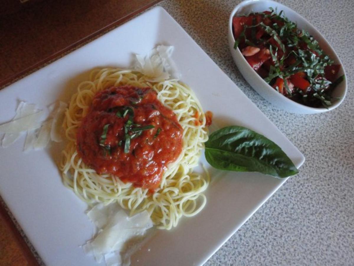 Spaghetti mit Tomaten Wodka Sauce - Rezept