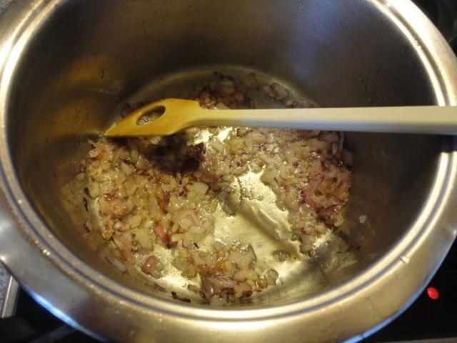 Spaghetti mit Tomaten Wodka Sauce - Rezept - Bild Nr. 2