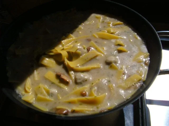 Käse Champignons-Wein  Soße mit Bandnudeln - Rezept - Bild Nr. 5