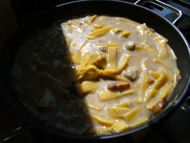 Käse Champignons-Wein  Soße mit Bandnudeln - Rezept - Bild Nr. 6