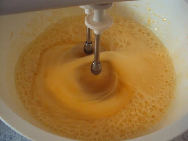 Eierlikör-Nuss Gugelhupf - Rezept - Bild Nr. 4