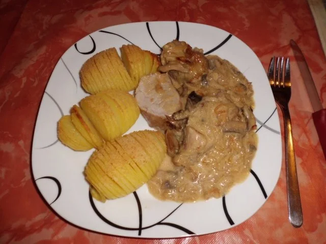 Rezept: Filet in Zwiebelrahmsoße Filet in Zwiebelrahmsoße - Rezept