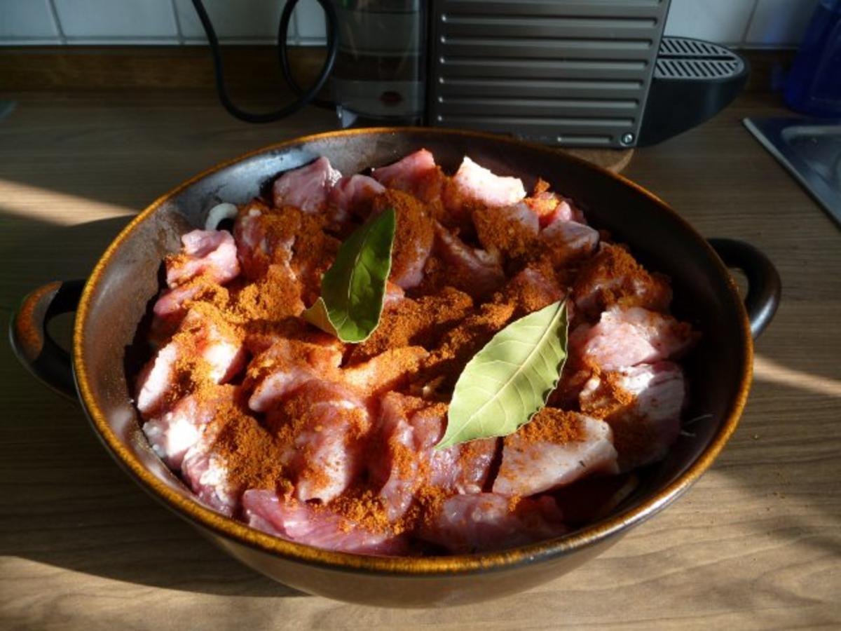 Gulasch : Zwiebelgulasch an Kartoffel-Blumenkohlstampf - Rezept - Bild Nr. 7