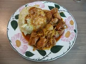 Gulasch : Zwiebelgulasch an Kartoffel-Blumenkohlstampf - Rezept