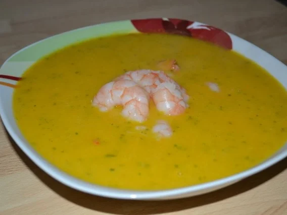 Kürbis-Koriander-Suppe mit Garnelen - Rezept