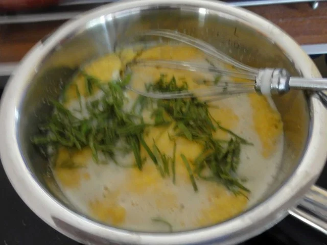 Polentaschnitten mit Salbeibutter an Salatbouquet - Rezept - Bild Nr. 2