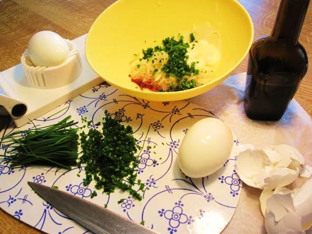 Eiersalat mit viel Schnittlauch drin ... - Rezept