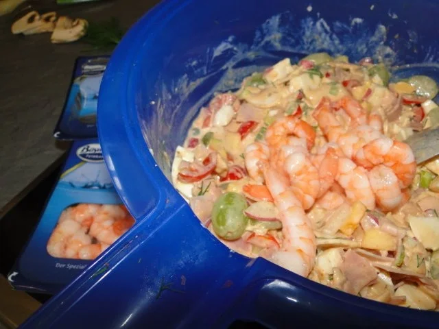 Bunter Garnelen-Obstsalat mit selbstgebackenen  Sonnenblumenbrot - Rezept - Bild Nr. 10