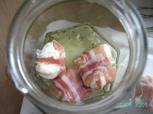 Rezept: Eingelegte Schafkäsekugeln Bild Nr. 4 Eingelegte Schafkäsekugeln - Rezept - Bild Nr. 4