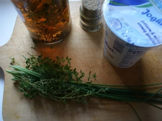 Rezept: Joghurt-Dressing mit Zitronenthymian Bild Nr. 2 Joghurt-Dressing mit Zitronenthymian - Rezept - Bild Nr. 2