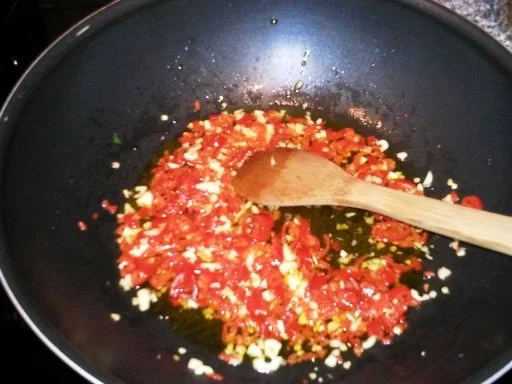 Rezept: Spaghetti aglio e olio e peperoncini e erbe Bild Nr. 7 Spaghetti aglio e olio e peperoncini e erbe - Rezept - Bild Nr. 7