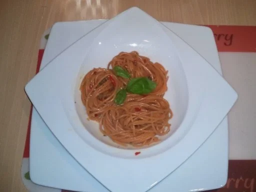 Rezept: Spaghetti aglio e olio e peperoncini e erbe Bild Nr. 9 Spaghetti aglio e olio e peperoncini e erbe - Rezept - Bild Nr. 9