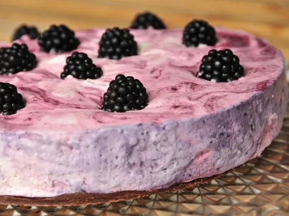 Rezept: Kuchenzwerg: Brombeer Zitronen Torte Kuchenzwerg: Brombeer Zitronen Torte - Rezept