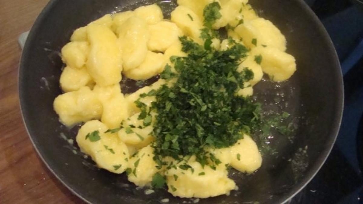 Pastinaken-Gnocchi in Petersilienbutter - Rezept - Bild Nr. 5