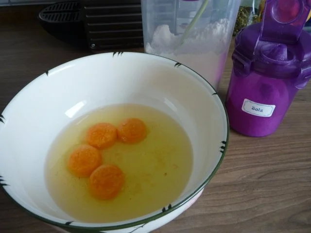 Resteverwertung : Zwiebelgulasch mit selbstgemachten Spätzle - Rezept - Bild Nr. 2