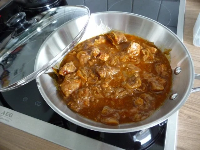 Resteverwertung : Zwiebelgulasch mit selbstgemachten Spätzle - Rezept - Bild Nr. 6