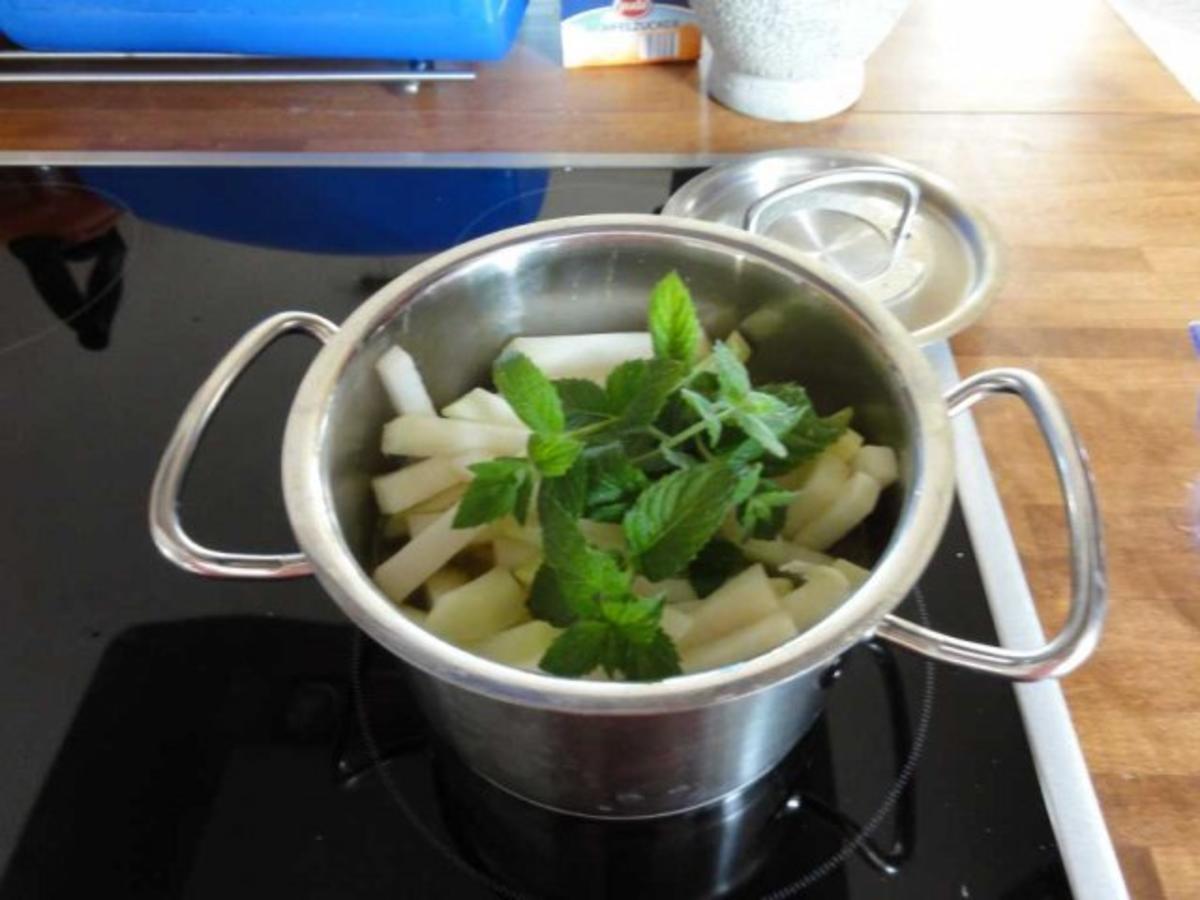 Curry-Kokos-Kohlrabi mit Minze und geröstetem Sesam - Rezept - Bild Nr. 4