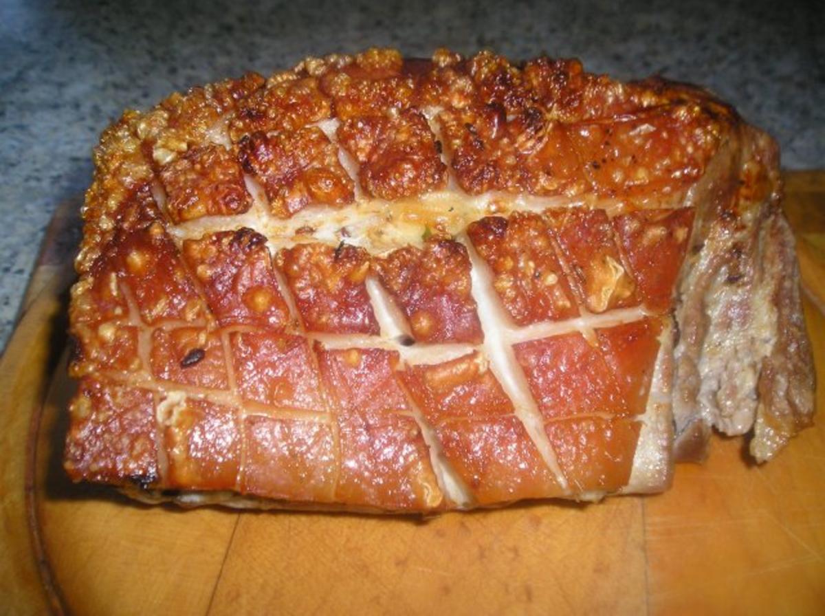 Schweinebauch mit Semmelfülle
