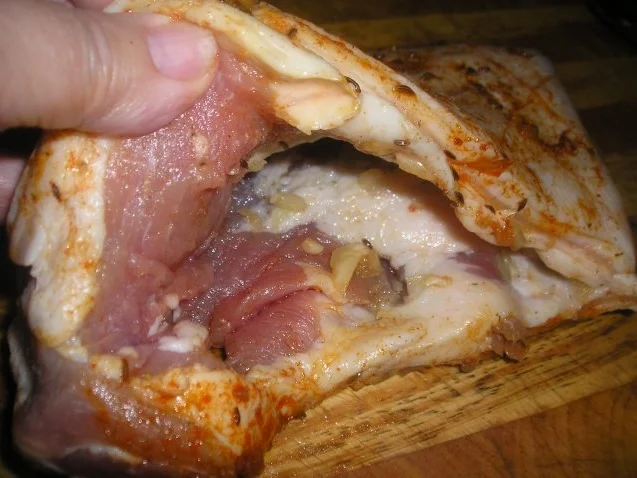 Schweinebauch mit Semmelfülle - Rezept - Bild Nr. 3