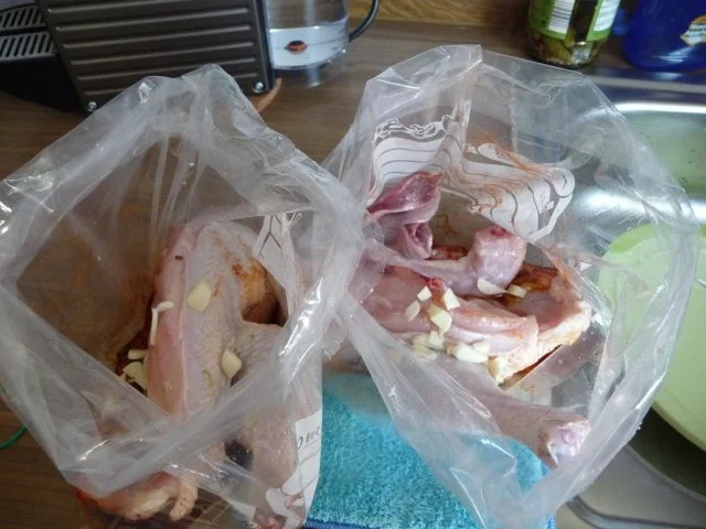 Rezept: Grillen : Knoblauchhähnchen aus dem Backofen mit Salat Bild Nr. 5 Grillen : Knoblauchhähnchen aus dem Backofen mit Salat - Rezept - Bild Nr. 5